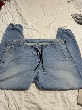DIESEL JEANS SIZE 36/32